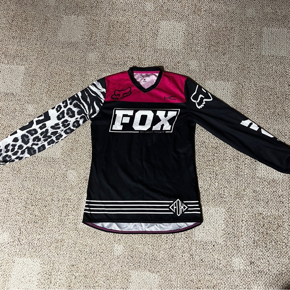Women’s Fox Racing Dirtbike long sleeve shirt. Size M.  Great condition.